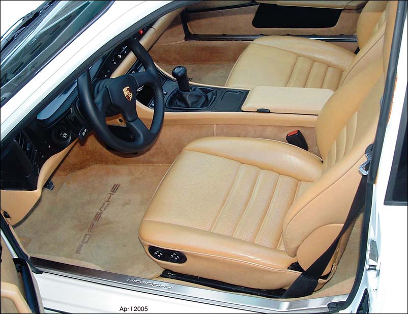 Porsche 968 interior